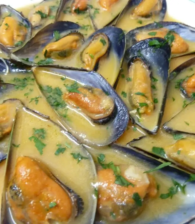 Mejillones en Jugo de Cava - Plato artesanal en Bacon Love